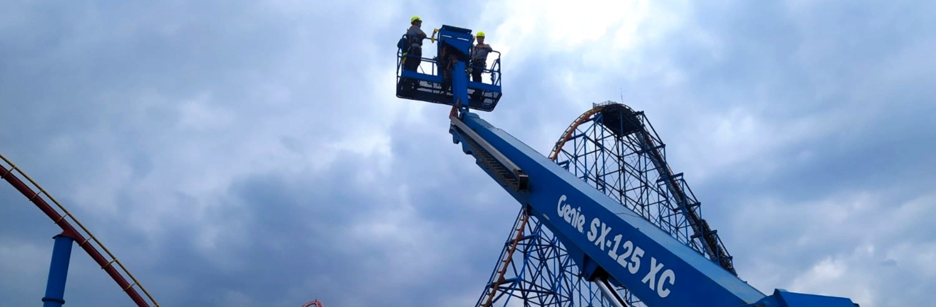 Plataforma Telescópica en Six Flags México